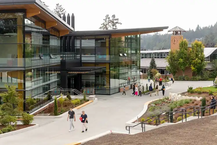 Brentwood College School